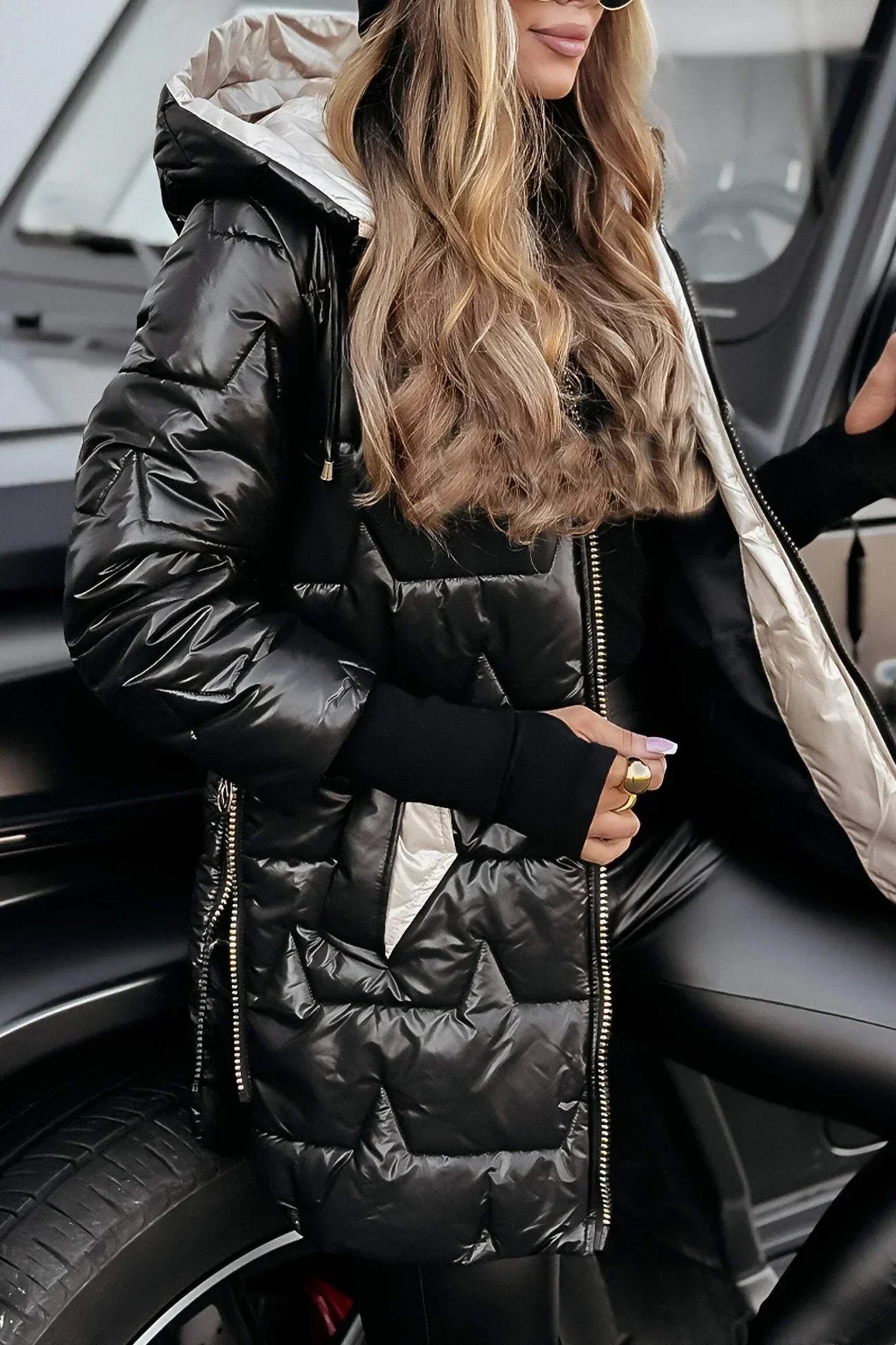 Sophia - Elegant winter coat with hood and padding